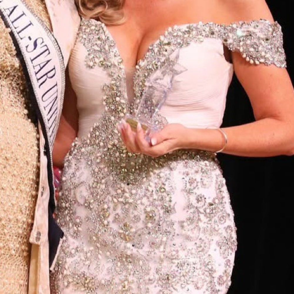 Mac Duggal Couture Evening Gown - Picture 4 of 4